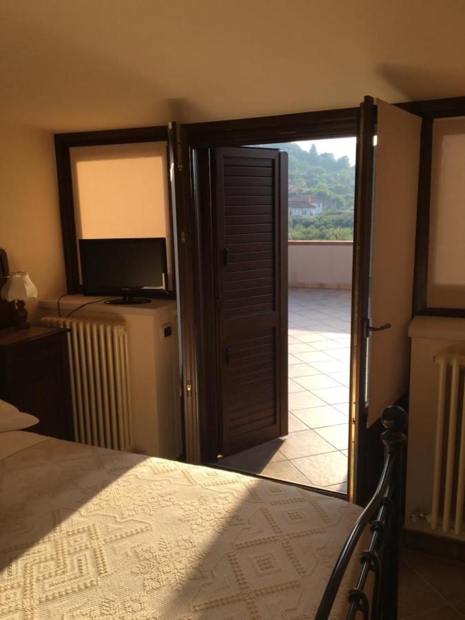 La Ginestra Hotel Castel San Lorenzo Buitenkant foto