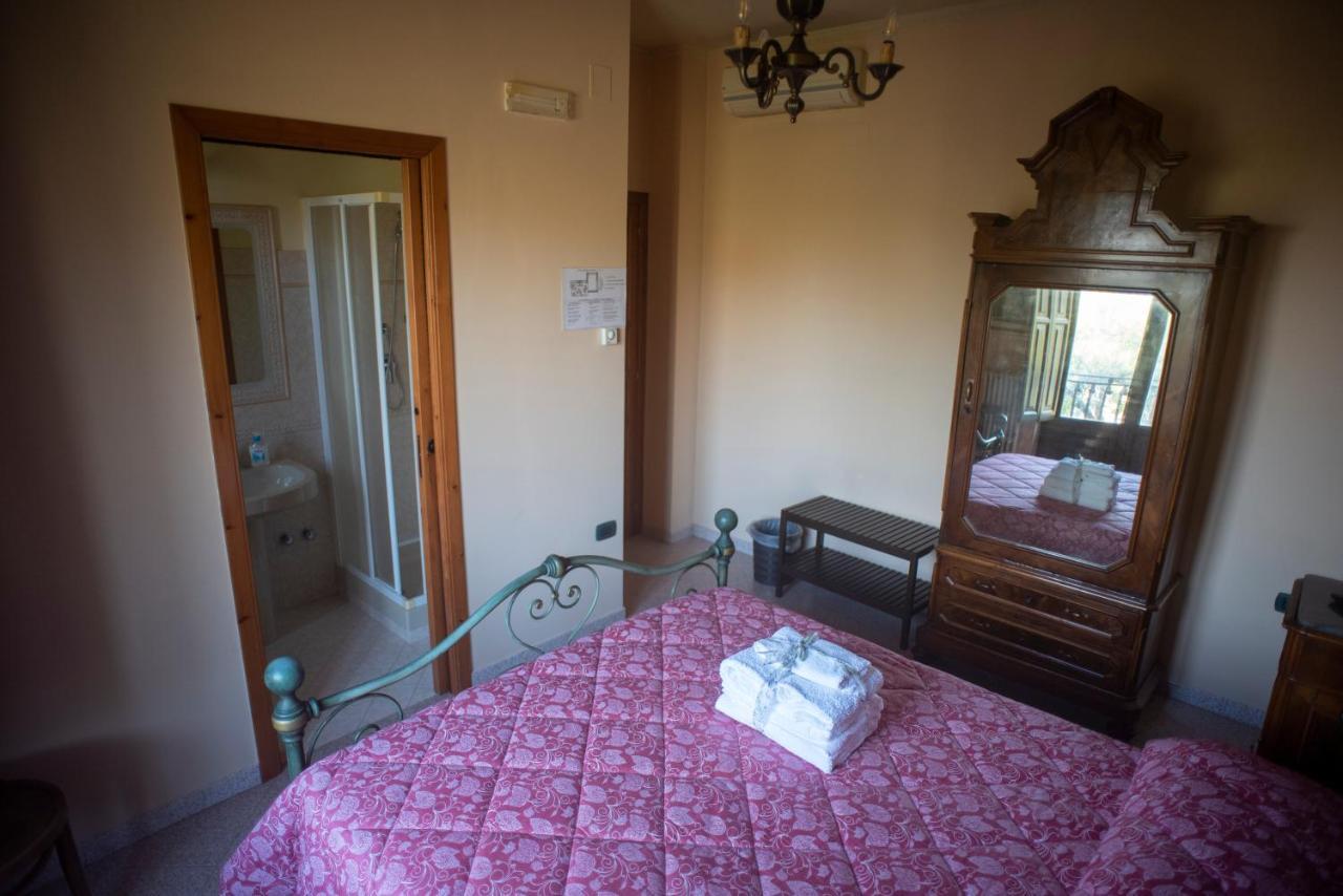 La Ginestra Hotel Castel San Lorenzo Buitenkant foto