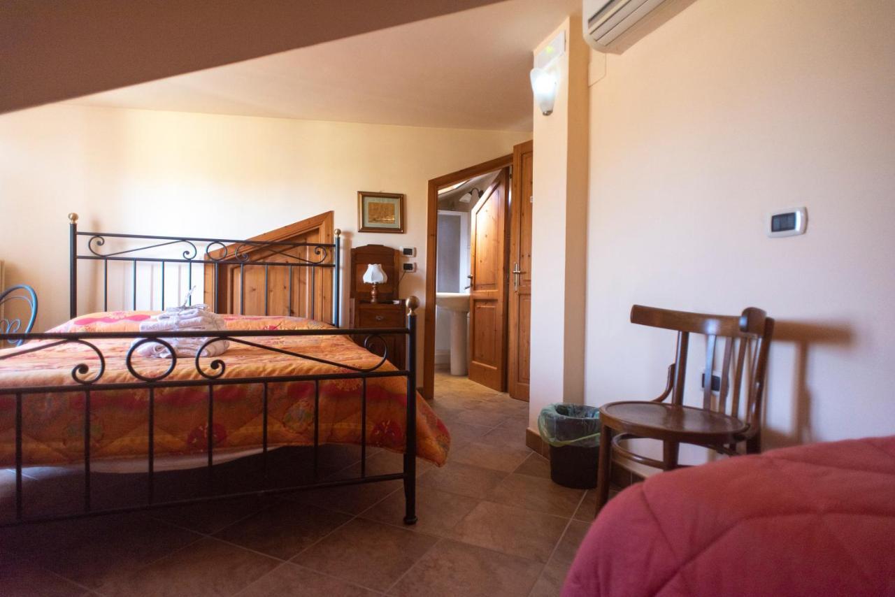 La Ginestra Hotel Castel San Lorenzo Buitenkant foto