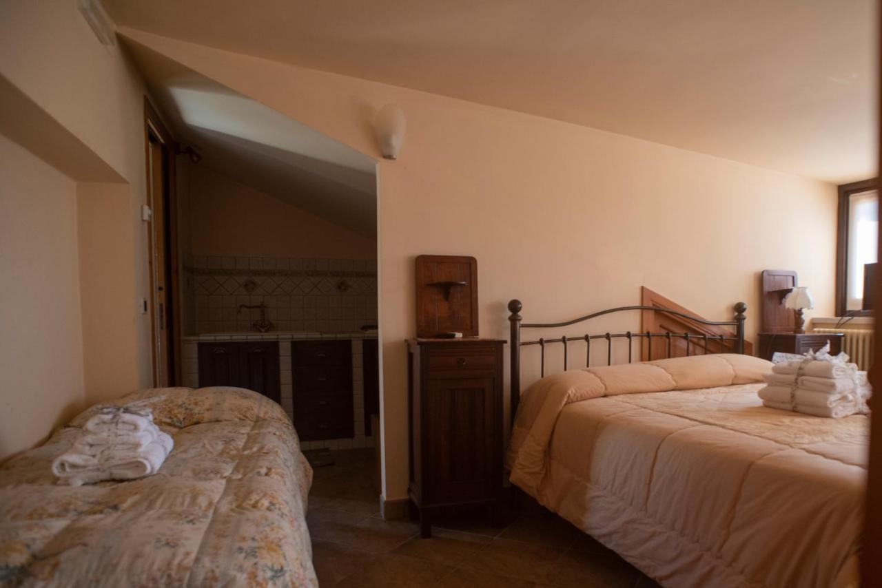 La Ginestra Hotel Castel San Lorenzo Buitenkant foto